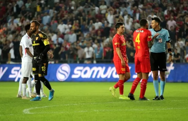 Gazişehir Gaziantep ile Göztepe 1-1 berabere kaldı Gazişehir Gaziantep ile Göztepe 1-1 berabere kaldı