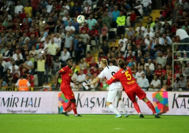 Gazişehir Gaziantep ile Göztepe 1-1 berabere kaldı Gazişehir Gaziantep ile Göztepe 1-1 berabere kaldı