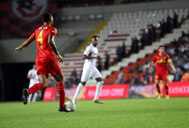 Gazişehir Gaziantep ile Göztepe 1-1 berabere kaldı Gazişehir Gaziantep ile Göztepe 1-1 berabere kaldı