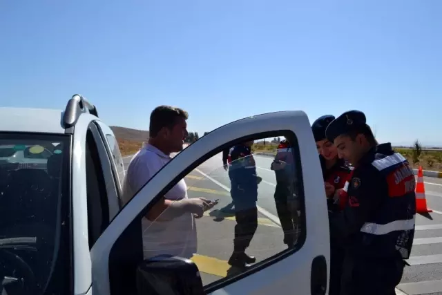 Jandarmadan helikopter destekli denetim Jandarmadan helikopter destekli denetim