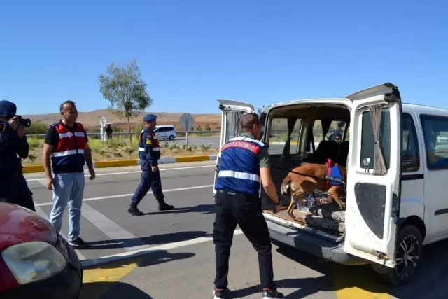Jandarmadan helikopter destekli denetim Jandarmadan helikopter destekli denetim