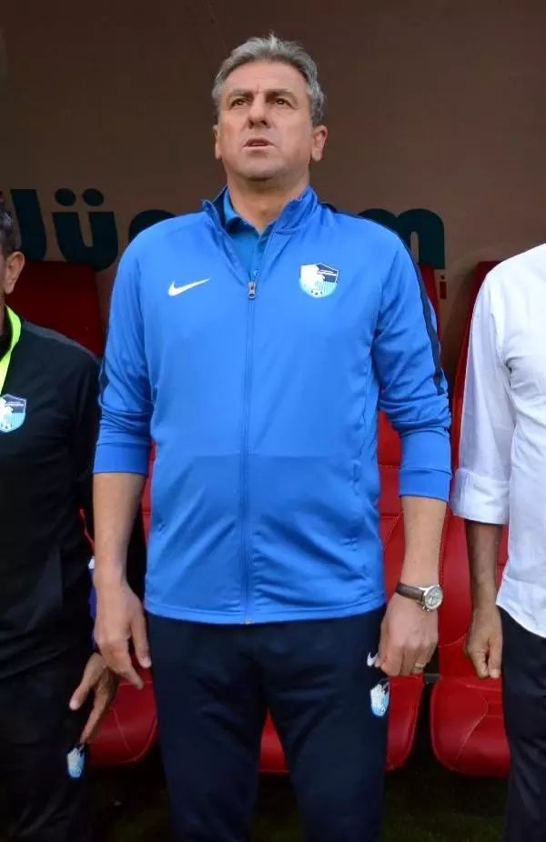Hikmet Karaman'ın yerine ya Samet Aybaba ya da Hamza Hamzaoğlu! Hikmet Karaman'ın yerine ya Samet Aybaba ya da Hamza Hamzaoğlu!