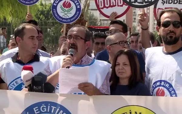 Mersin'de öğretmene şiddete tepki
