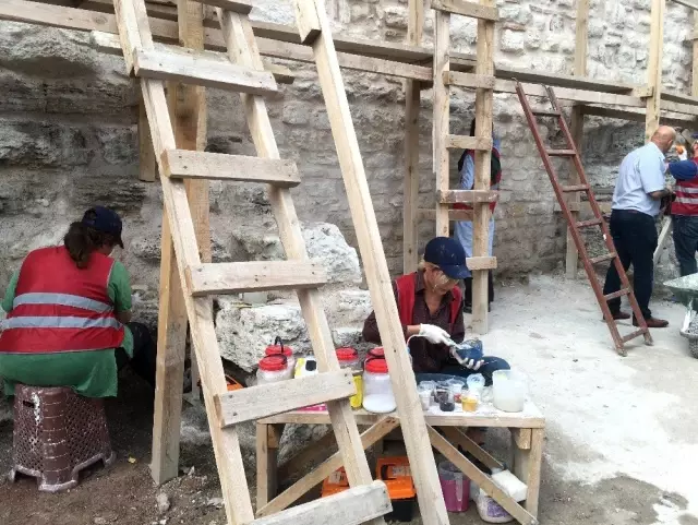 (Özel haber) İstanbul'un göbeğinde tarihi buluntulara ulaşıldı (Özel haber) İstanbul'un göbeğinde tarihi buluntulara ulaşıldı