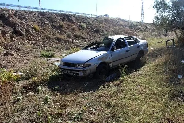 Sivas'taki 2 kazada, 7 kişi yaralandı Sivas'taki 2 kazada, 7 kişi yaralandı