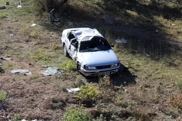 Sivas'taki 2 kazada, 7 kişi yaralandı Sivas'taki 2 kazada, 7 kişi yaralandı