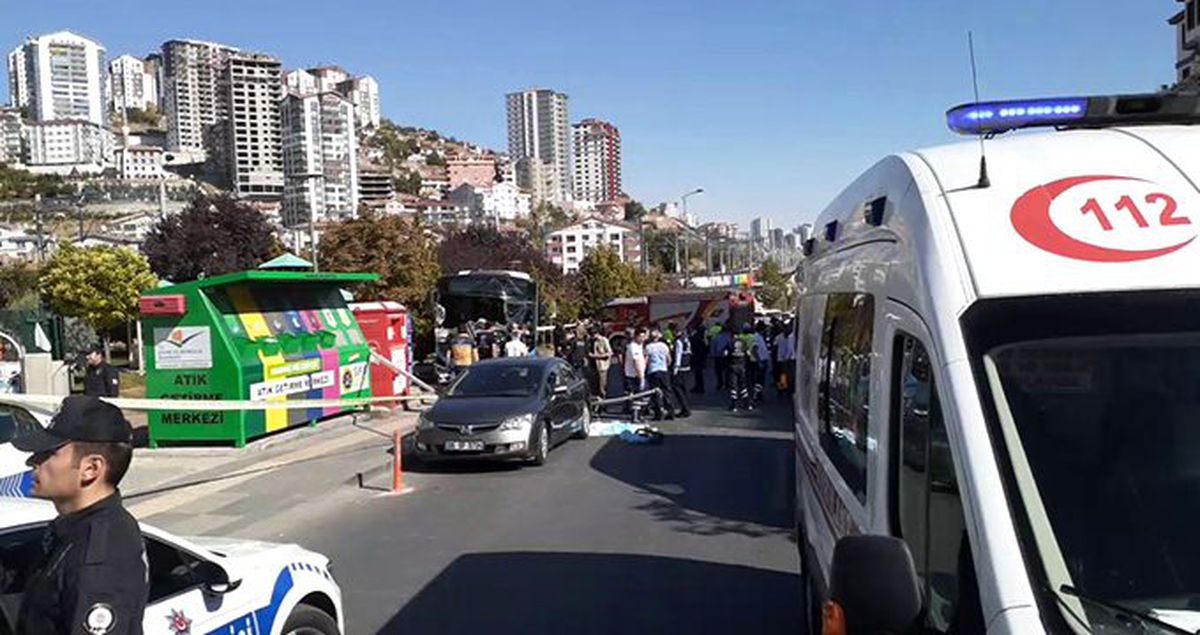 Otobüs durağa girdi: 3 kişi hayatını kaybetti