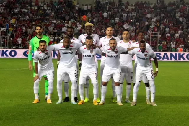 Süper Lig: Gazişehir Gaziantep: 0 - Göztepe: 0 (İlk Yarı) Süper Lig: Gazişehir Gaziantep: 0 - Göztepe: 0 (İlk Yarı)