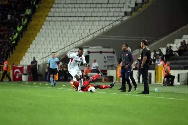 Süper Lig: Gazişehir Gaziantep: 0 - Göztepe: 0 (İlk Yarı) Süper Lig: Gazişehir Gaziantep: 0 - Göztepe: 0 (İlk Yarı)
