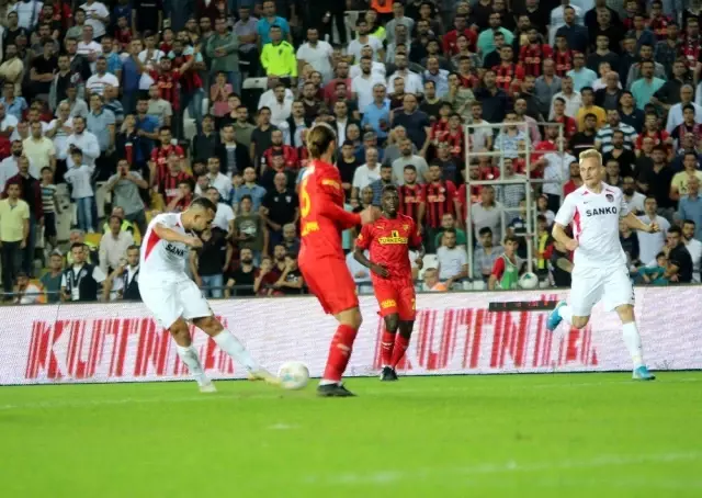 Süper Lig: Gazişehir Gaziantep: 1 - Göztepe: 1 (Maç sonucu) Süper Lig: Gazişehir Gaziantep: 1 - Göztepe: 1 (Maç sonucu)