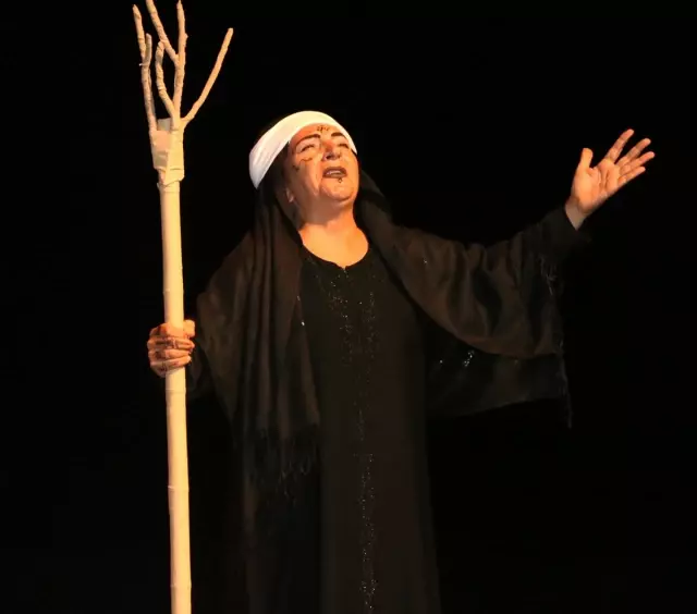 'Aktif yaşlılar'dan tiyatro gösterisi 'Aktif yaşlılar'dan tiyatro gösterisi