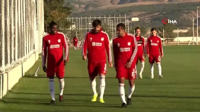 Çalımbay ateş püskürdü: 'VAR sistemini kaldırsınlar' Çalımbay ateş püskürdü: 'VAR sistemini kaldırsınlar'