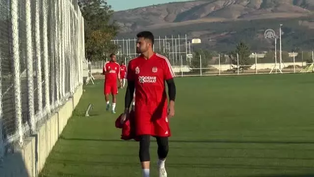 'Hakemler VAR'a rağmen hata yapıyor' 'Hakemler VAR'a rağmen hata yapıyor'