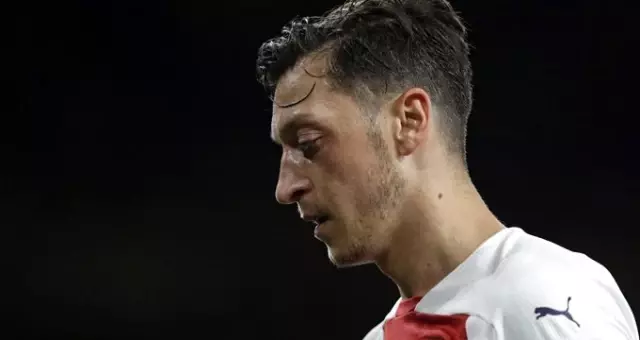 İngiliz basını duyurdu! Mesut Özil, Fenerbahçe forması giyecek