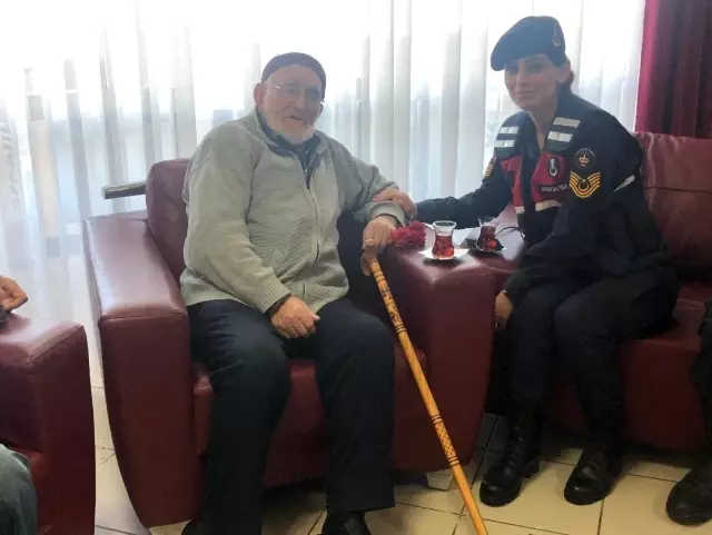 Jandarmadan yürek ısıtan davranış Jandarmadan yürek ısıtan davranış