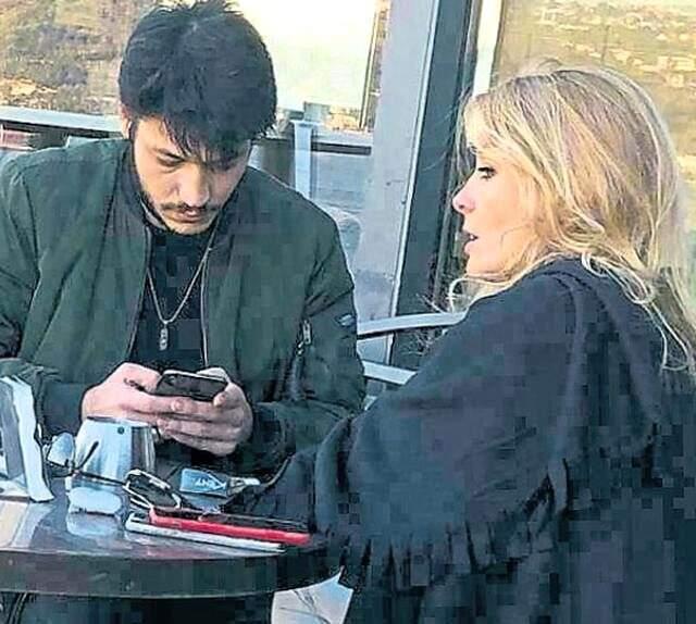 Miray Daner'i aldattığı söylenen Kubilay Aka, kendisinden 11 yaş büyük oyuncu Bade İşçil'le görüntülendi