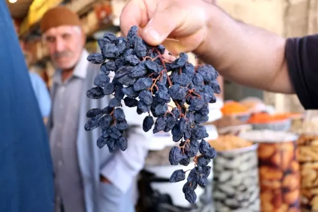 Şanlıurfa'da kışlık kuru yemişler görücüye çıktı Şanlıurfa'da kışlık kuru yemişler görücüye çıktı