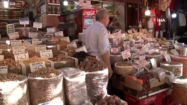 Şanlıurfa'da kışlık kuruyemişler görücüye çıktı Şanlıurfa'da kışlık kuruyemişler görücüye çıktı