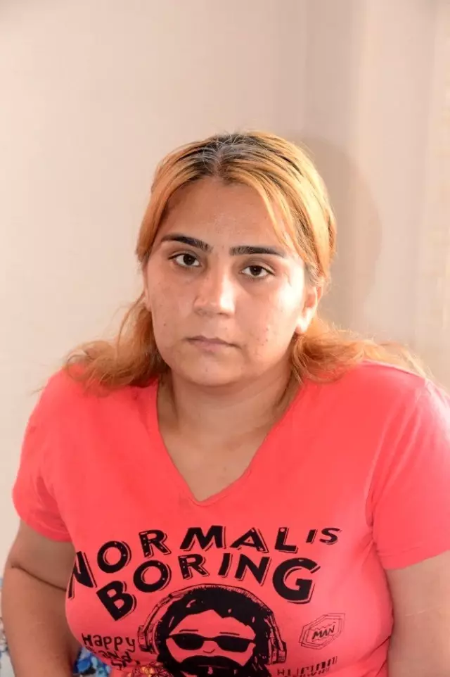 Sara nöbeti geçirdi, biyonik kulaklığını kaybetti Sara nöbeti geçirdi, biyonik kulaklığını kaybetti