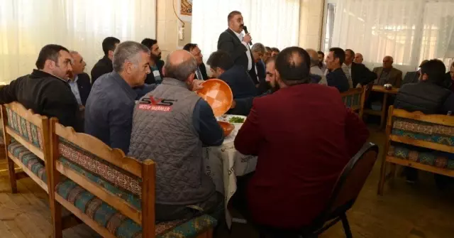 Sunar, kahvaltıda esnaflarla buluştu Sunar, kahvaltıda esnaflarla buluştu