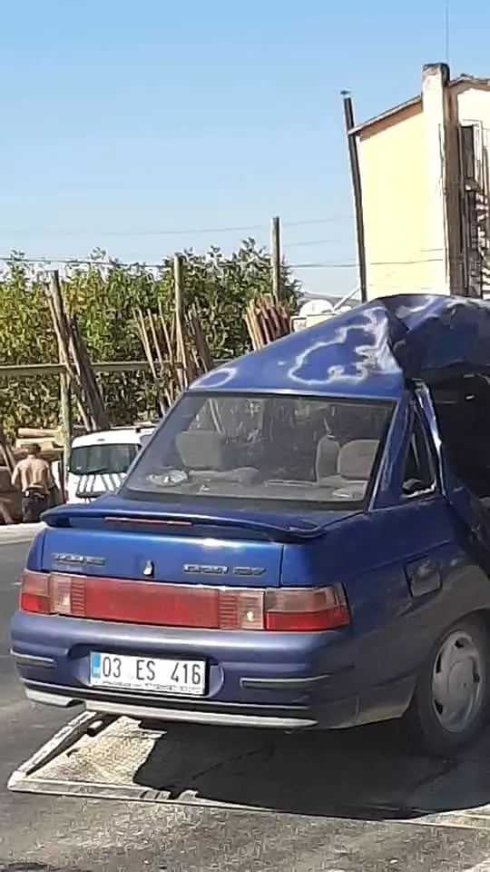 Tır ile otomobil çarpıştı: 1 ölü, 2 yaralı Tır ile otomobil çarpıştı: 1 ölü, 2 yaralı