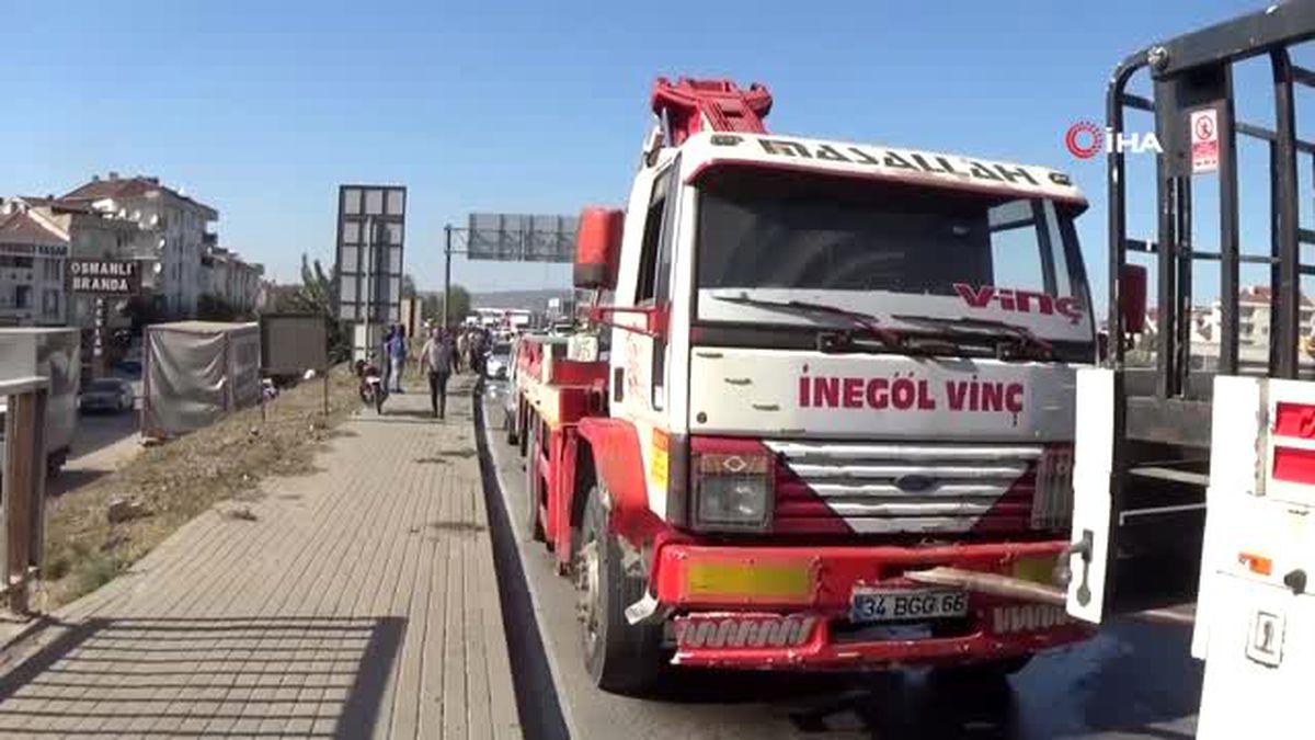 Vinçten yola yağ döküldü, ortalık savaş alanına döndü