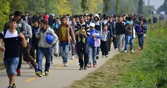 Yunanistan 10 bin mülteciyi Türkiye'ye geri gönderecek