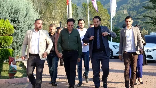 AK Partili gençlerden, özel çocuklara ziyaret AK Partili gençlerden, özel çocuklara ziyaret