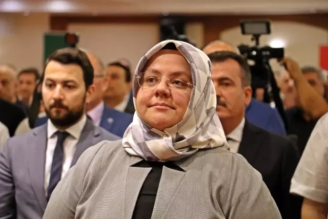 Bakan Selçuk'tan geçici işçileri sevindirecek haber Bakan Selçuk'tan geçici işçileri sevindirecek haber