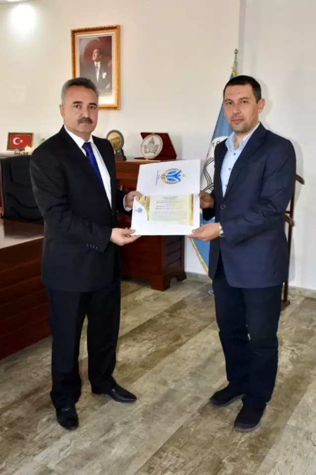 Başarılı okullara 'Kalite Takip Sistemi Başarı Belgesi' Başarılı okullara 'Kalite Takip Sistemi Başarı Belgesi'