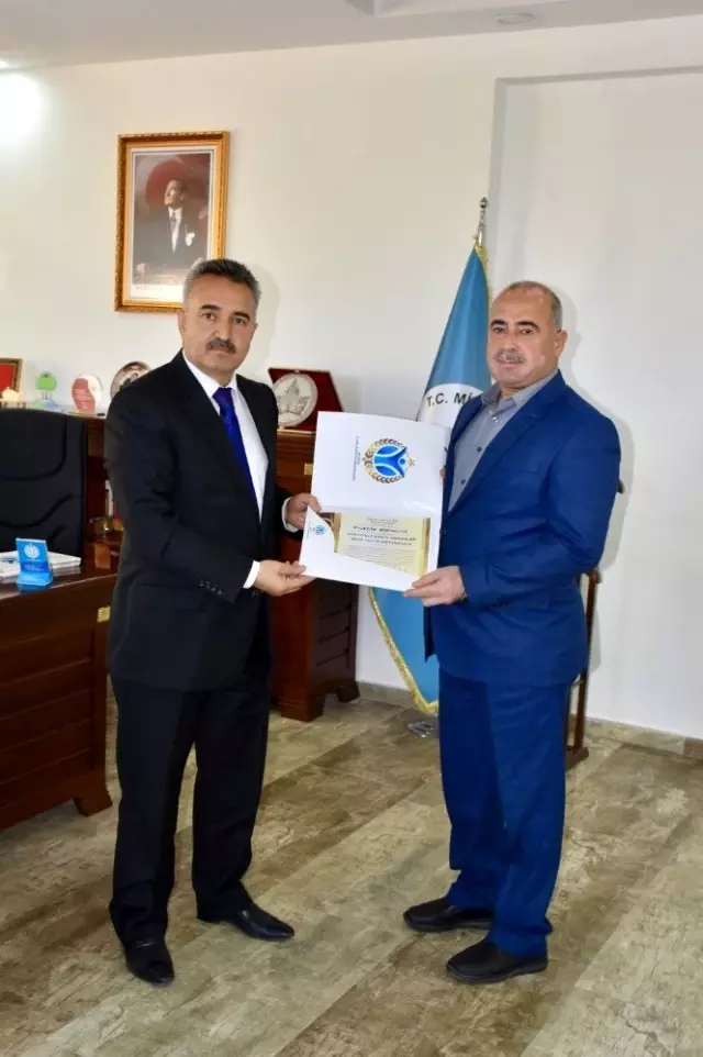 Başarılı okullara 'Kalite Takip Sistemi Başarı Belgesi' Başarılı okullara 'Kalite Takip Sistemi Başarı Belgesi'
