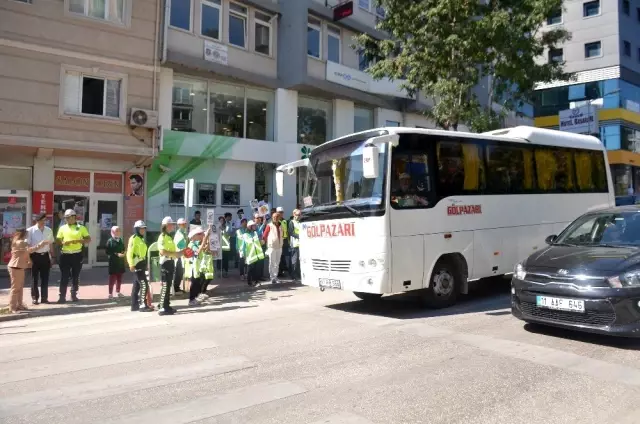 Bilecik'te yayalar için nöbet tuttular Bilecik'te yayalar için nöbet tuttular