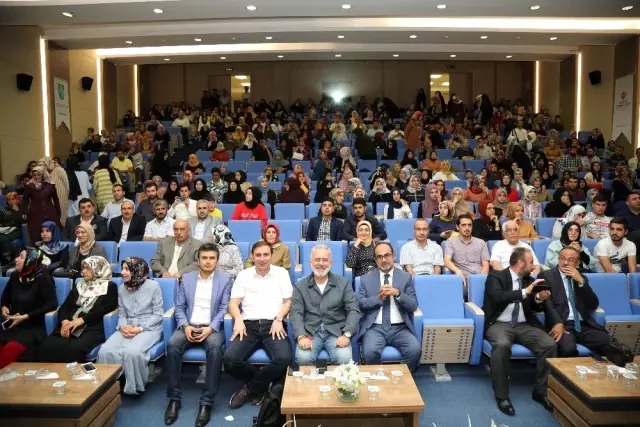 Büyükşehir'den 'tarih okumaları' adlı söyleşi Büyükşehir'den 'tarih okumaları' adlı söyleşi