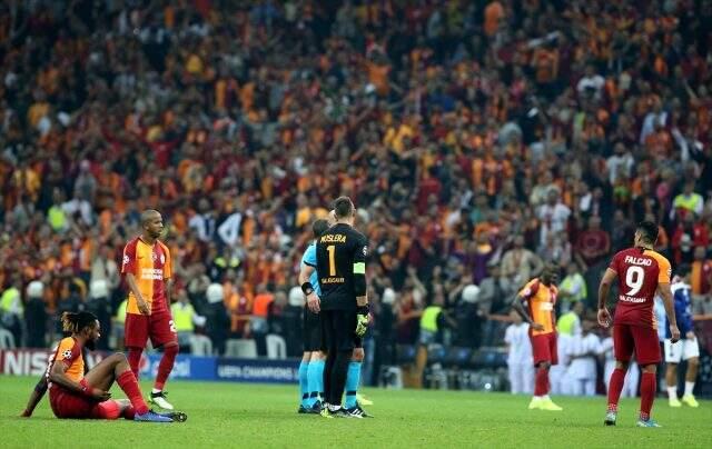 Fernando Muslera, PSG maçına damga vurdu!