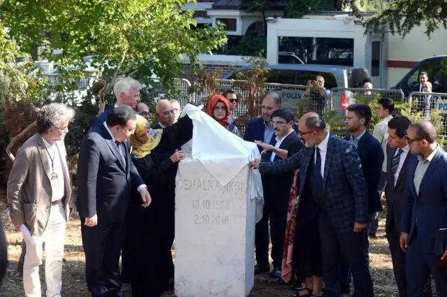 Gazeteci Cemal Kaşıkçı öldürülmesinin 1'inci yıl dönümünde anıldı Gazeteci Cemal Kaşıkçı öldürülmesinin 1'inci yıl dönümünde anıldı