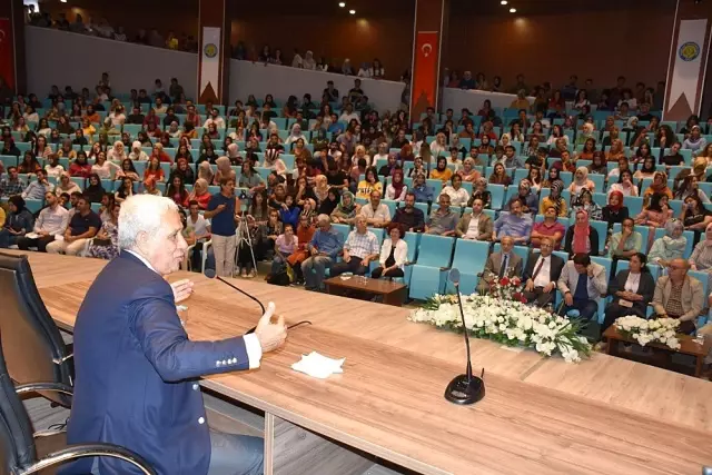 HRÜ modacı Faruk Saraç'ı ağırladı HRÜ modacı Faruk Saraç'ı ağırladı