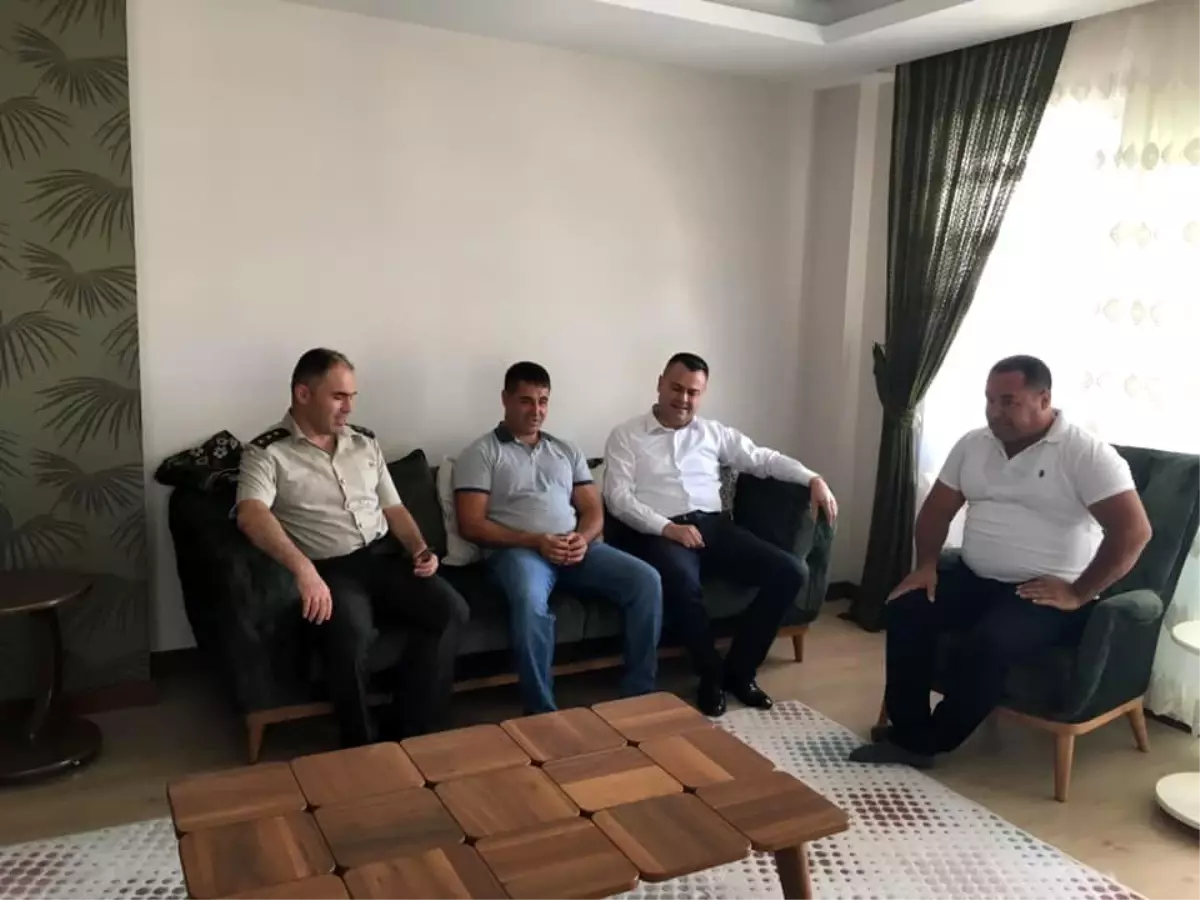 Kaymakam Otcu'dan şehit ailelerine ziyaret
