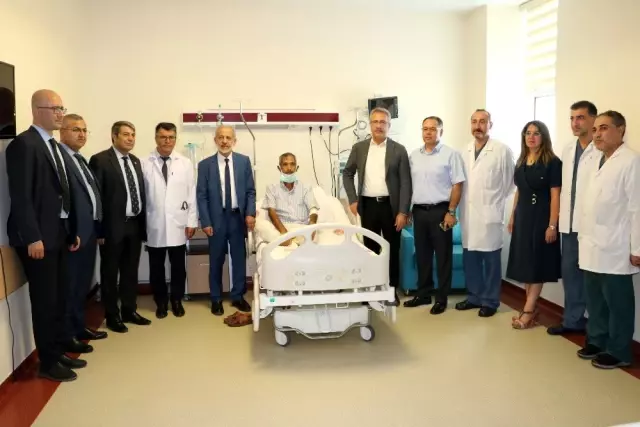 Kızının karaciğeriyle hayata tutundu Kızının karaciğeriyle hayata tutundu