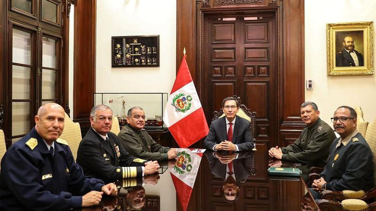 Peru'da siyasi kriz: Ordu, Devlet Başkanı Vizcarra'ya desteğini açıkladı