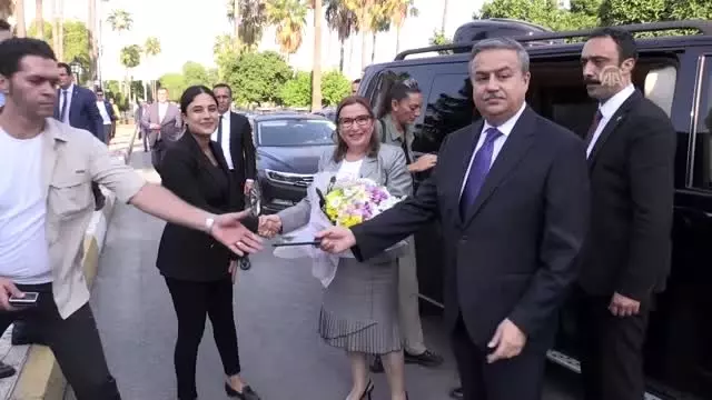 Ticaret Bakanı Pekcan'ın Valilik ziyareti Ticaret Bakanı Pekcan'ın Valilik ziyareti