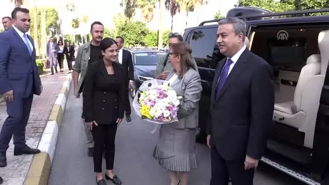 Ticaret Bakanı Pekcan'ın Valilik ziyareti Ticaret Bakanı Pekcan'ın Valilik ziyareti
