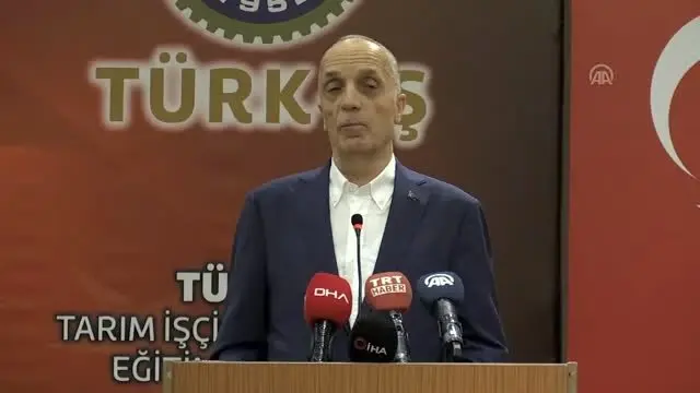 Türk İş Genel Başkanı Atalay: 'Kıdem tazminatı bizim kırmızı çizgimiz' Türk İş Genel Başkanı Atalay: 'Kıdem tazminatı bizim kırmızı çizgimiz'
