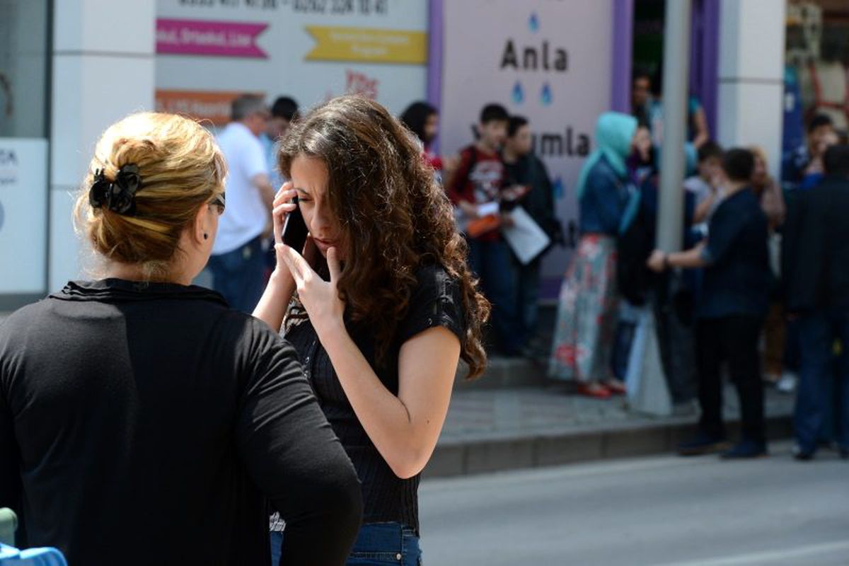 Bakan duyurdu: Depremde çuvallayan GSM operatörlerin aynı anda konuşma kapasitesi 118 milyon kişiymiş