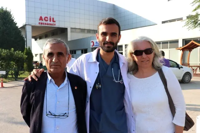 24 yıl önce doğduğu hastaneye hekim olarak atandı 24 yıl önce doğduğu hastaneye hekim olarak atandı