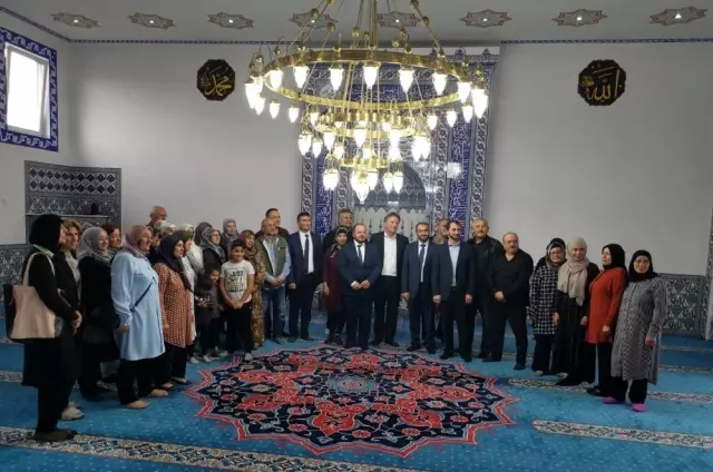 Alman Bakan Lucha, DİTİB Eyüp Sultan Camii'ni ziyaret etti Alman Bakan Lucha, DİTİB Eyüp Sultan Camii'ni ziyaret etti