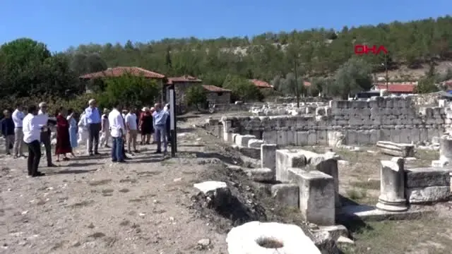 Arnavut vali mamaj, stratonikeia antik kenti'ne hayran kaldı Arnavut vali mamaj, stratonikeia antik kenti'ne hayran kaldı