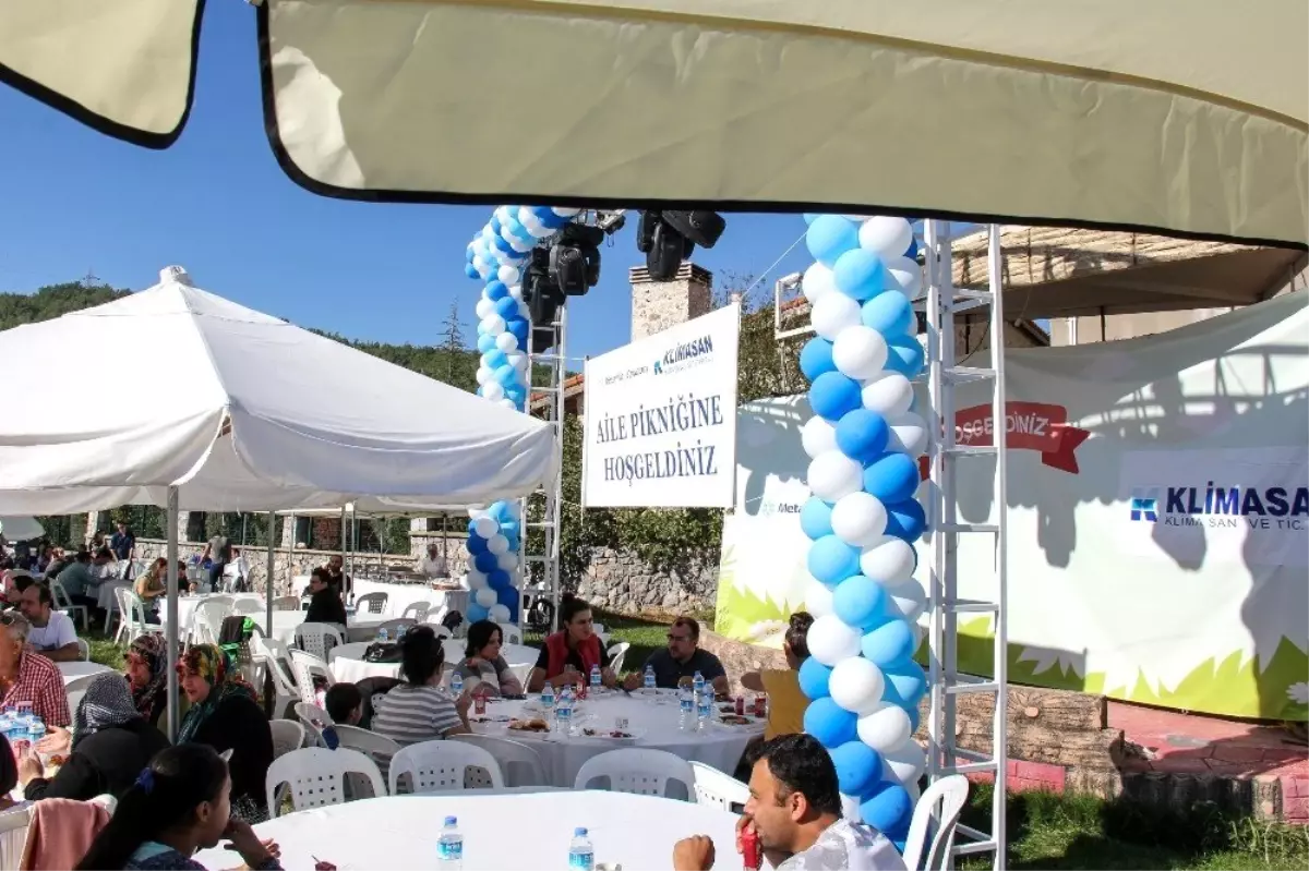 Fabrika çalışanları aile pikniğiyle yaza veda etti