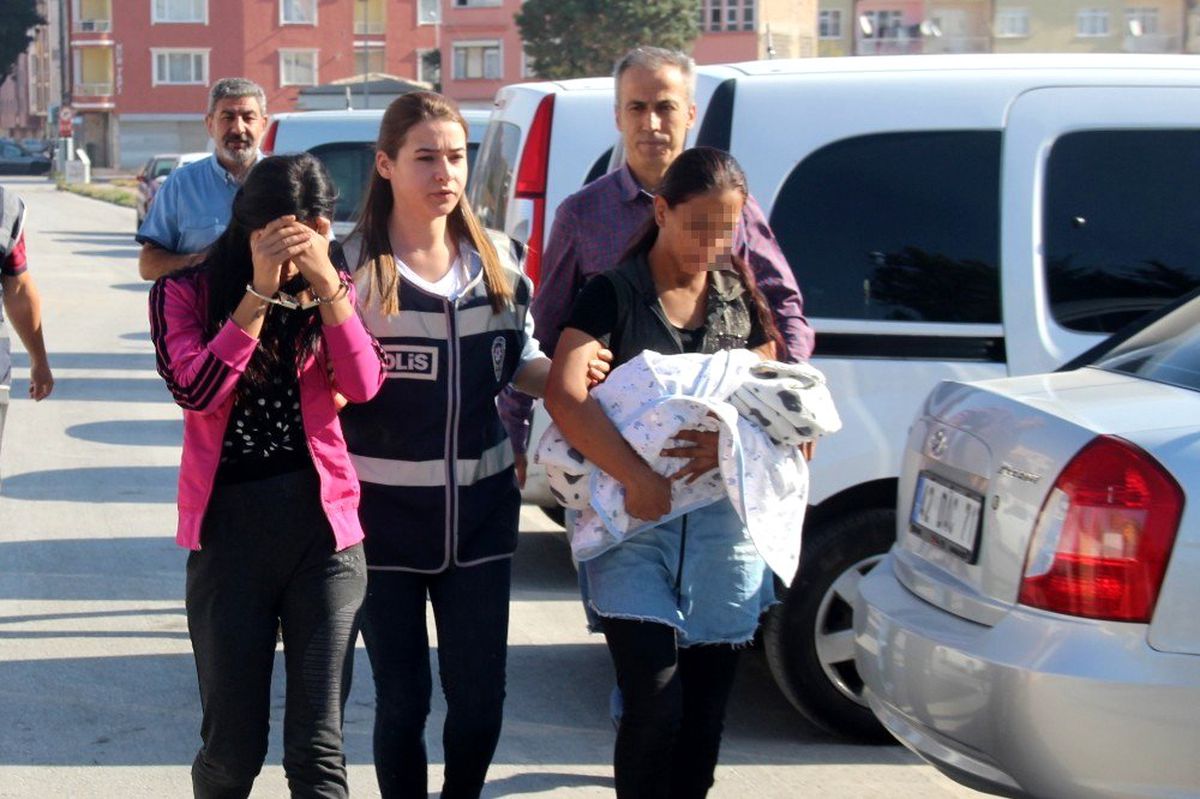 Kucağındaki bebekten bile utanmadı! 3 gün arayla hırsızlıktan yakalandı
