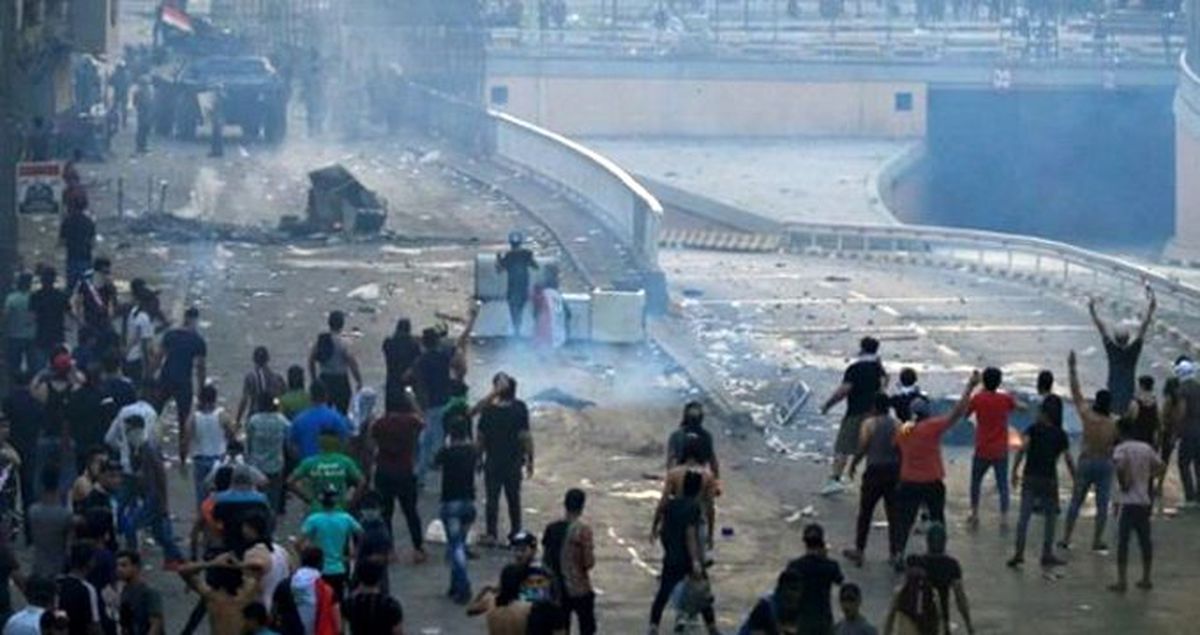 Irak'ta 12 kişinin hayatını kaybettiği gösteriler nedeniyle sokağa çıkma yasağı ilan edildi