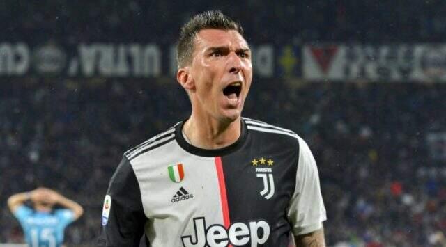 Juventus Mandzukic'in yerine Vedat Muriqi'i transfer etmek istiyor
